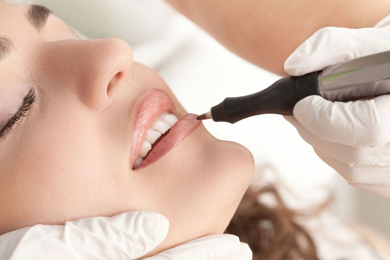 Có nên phun môi collagen không? Cách chọn lựa màu môi phù hợp? 2