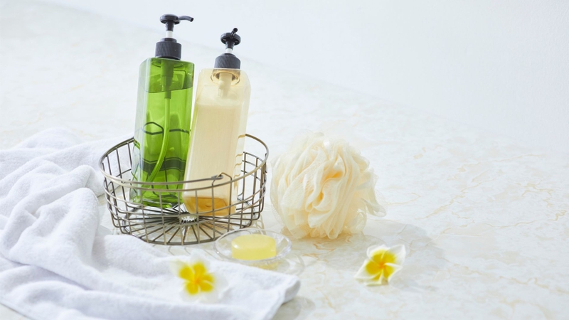Nên chọn dung dịch vệ sinh vùng kín có pH phù hợp, thành phần dịu nhẹ, hạn chế chất tẩy rửa mạnh và hương liệu