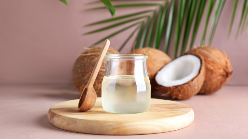 Nên chọn dầu dừa nguyên chất, không chứa hương liệu hoặc chất bảo quản