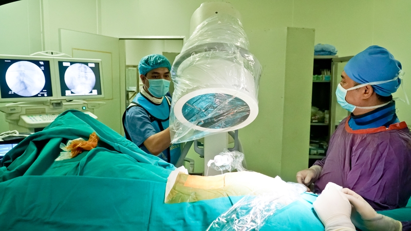 Có nên thay đĩa đệm cột sống thắt lưng hay không? Cần lưu ý điều gì? 1