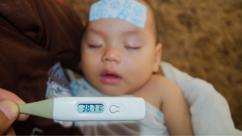 Sốt trong 24 giờ đầu sau tiêm là phản ứng thường gặp