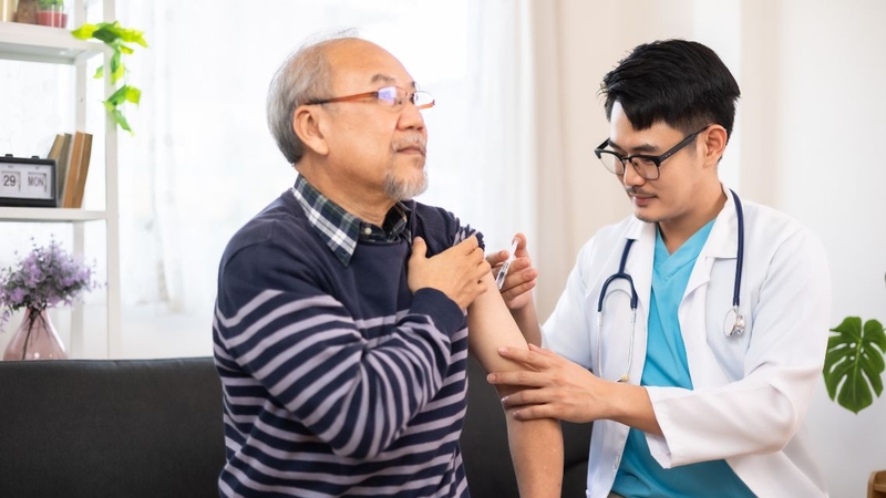 Người bệnh COPD cần được tư vấn lịch tiêm chủng phù hợp với tuổi và bệnh nền