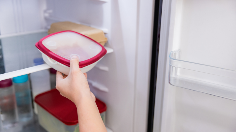 Có nên trữ nem rán trong tủ lạnh ăn dần? Đây là câu hỏi quen thuộc của nhiều gia đình