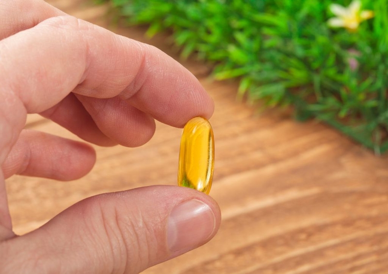 Có nên uống dầu cá buổi tối không? Cách uống dầu cá tốt cho sức khỏe 2