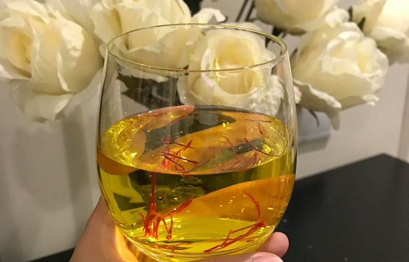 Nhụy hoa nghệ tây&nbsp;chỉ mang đến hiệu quả tốt nhất cho người dùng nếu uống đúng cách và đúng liều lượng