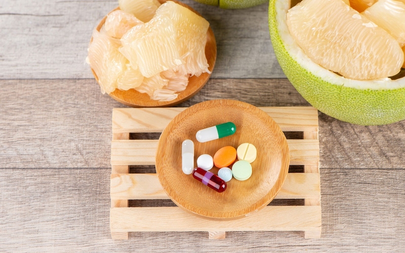 Nước ép quả bưởi có thể tác động làm tăng sự hấp thụ quá mức của thuốc vào máu, có thể tạo ra tình trạng nguy hiểm