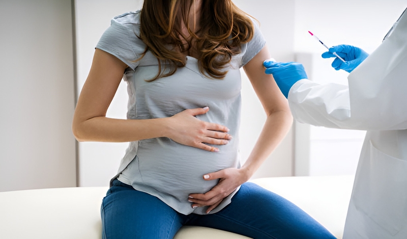 Có thai rồi có tiêm phòng được không? Những điều mẹ bầu cần biết 1
