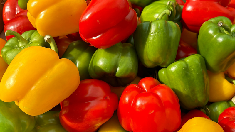 Vitamin C trong ớt chuông giúp thúc đẩy tổng hợp collagen hiệu quả