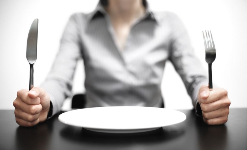 Con người nhịn đói được bao lâu? Hậu quả của việc nhịn đói kéo dài 3