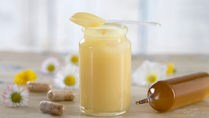 Sữa ong chúa là gì? Các tác dụng của sữa ong chúa với sức khỏe 2