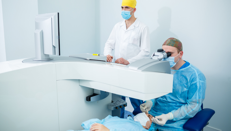 Công nghệ laser excimer: Đột phá trong điều trị tật khúc xạ mắt 1