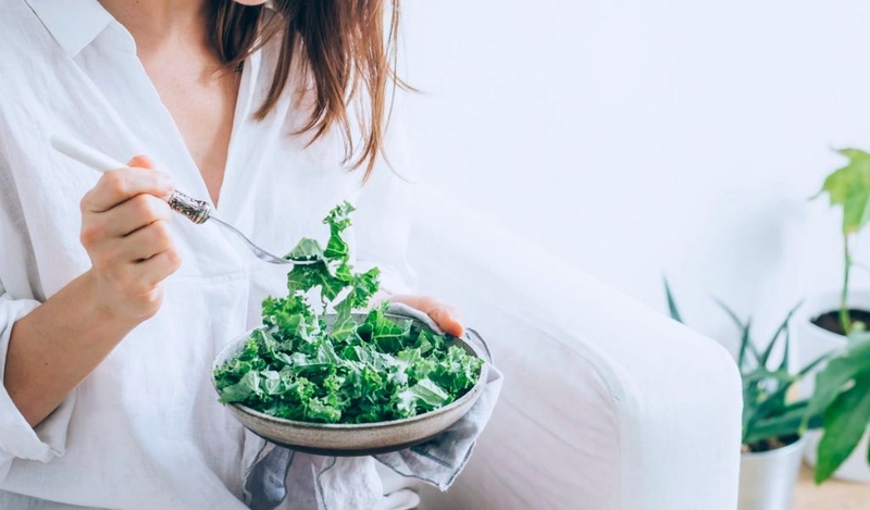 Công thức salad cải kale ngon miệng, phù hợp cho ăn kiêng 1
