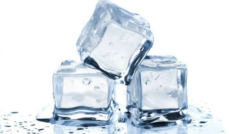 Công thức trị mụn bằng đá lạnh hiệu quả đến không ngờ 1