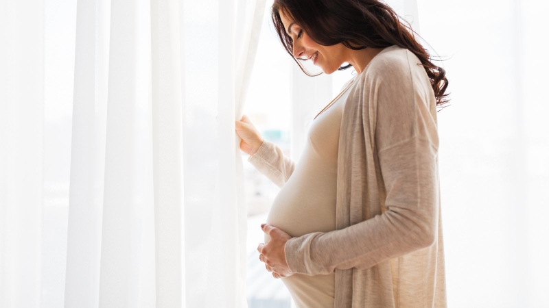 Phụ nữ đang mang thai và cho con bú bắt buộc phải trao đổi trực tiếp với bác sĩ