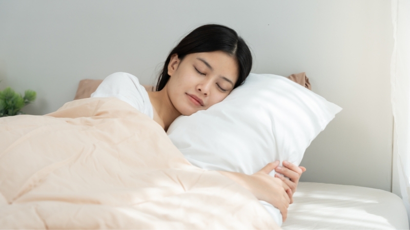 Cúc la mã giúp thư giãn thần kinh, giảm căng thẳng và hỗ trợ cải thiện giấc ngủ