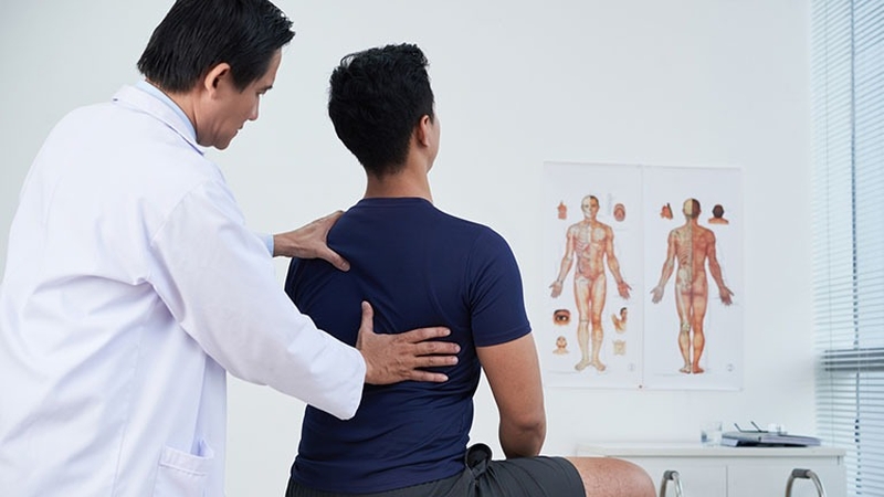 Cúi xuống đột ngột bị đau lưng: Nguyên nhân và biện pháp điều trị thích hợp 5