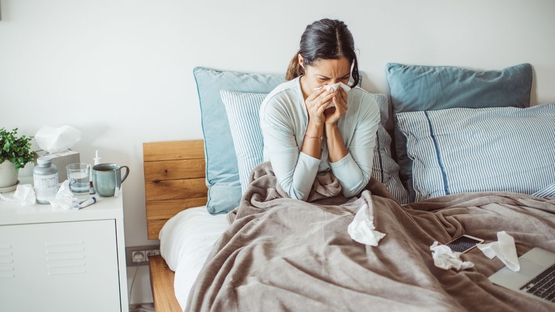 Không nên xem nhẹ các triệu chứng và cần theo dõi sát khi mắc cúm trái mùa