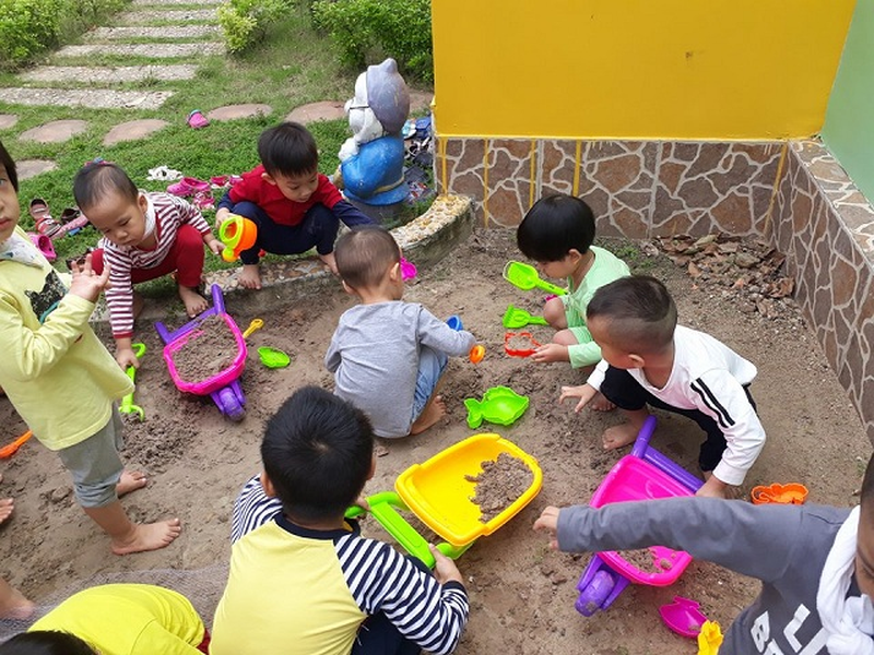 Hãy cùng con chơi để giúp con khám phá thế giới 2