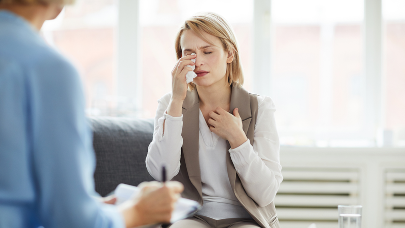 Nên gặp bác sĩ nếu chảy nước mắt nhiều không rõ nguyên nhân