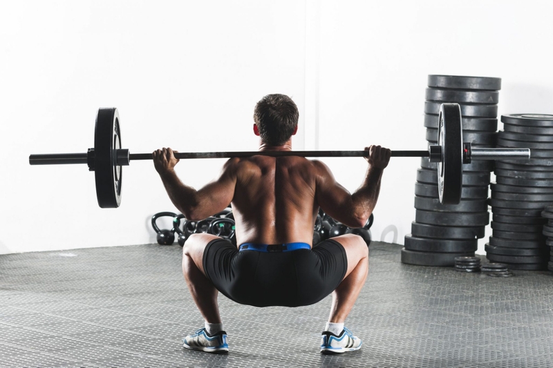Cùng tìm hiểu về bài tập Barbell squat3