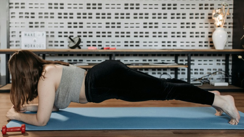 Cuối ngày với những bài tập giảm mỡ bụng trước khi ngủ hiệu quả 2