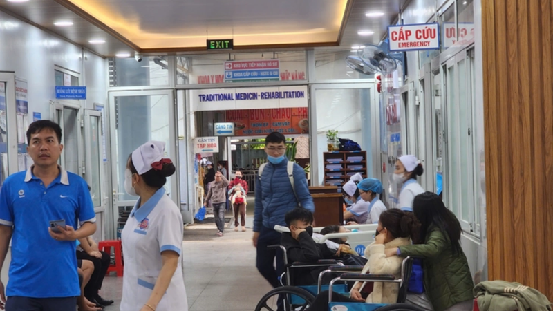 Ghi nhận nhiều ca nhập viện nghi ngộ độc thực phẩm sau khi ăn bánh mì tại địa phương