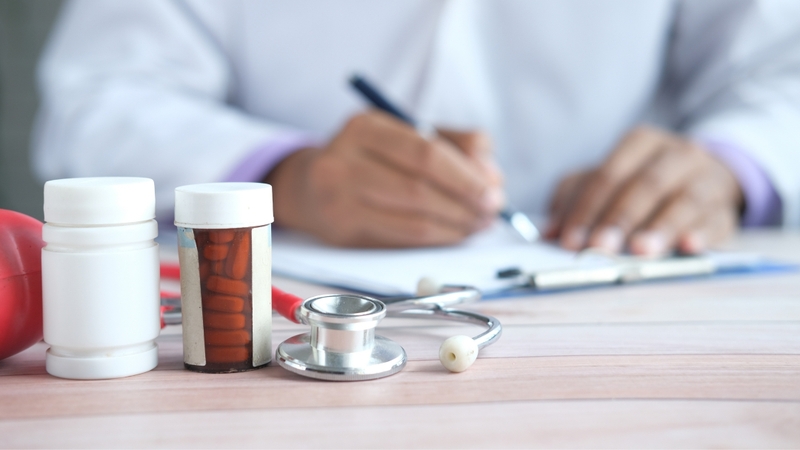 Thuốc kháng giáp là lựa chọn phổ biến trong giai đoạn đầu