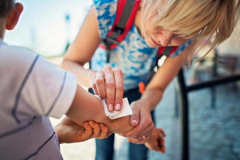 Trẻ bị trầy xước da phải xử lý như thế nào? 5