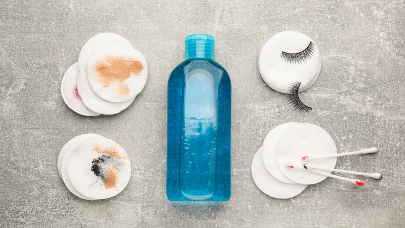 Lựa chọn sản phẩm tẩy trang phù hợp với da dầu như nước tẩy trang