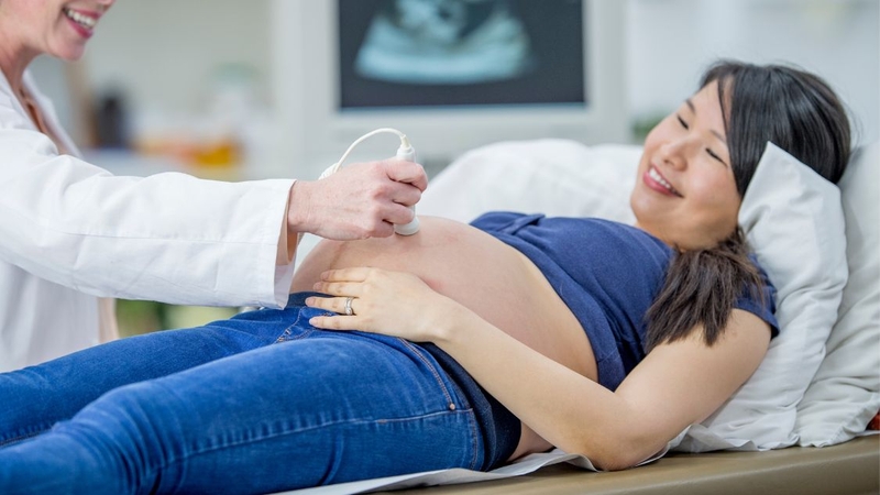 Dư ối tuần 39 có nguy hiểm không? Có cần mổ sớm không 2