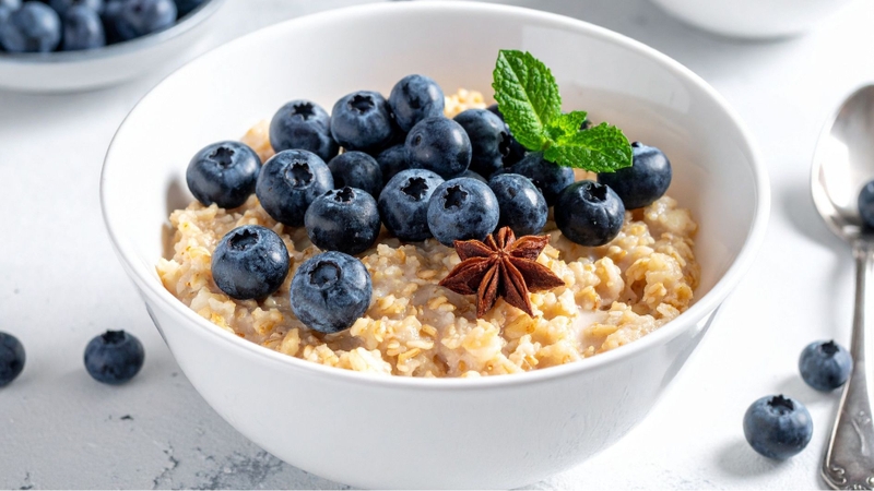 Yến mạch là một loại ngũ cốc giàu protein thực vật được nhiều người ưa chuộng