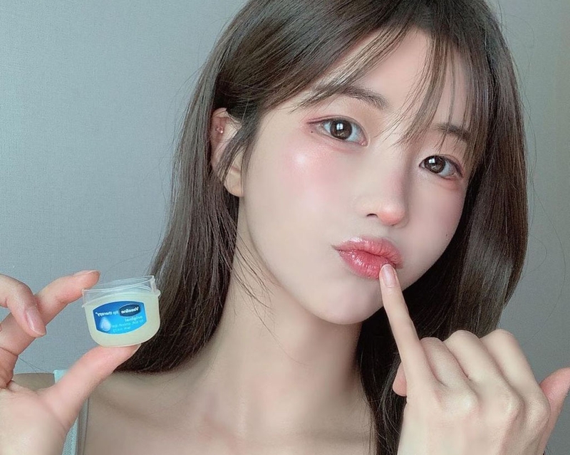 Đánh giá son dưỡng Vaseline hũ có tốt không?