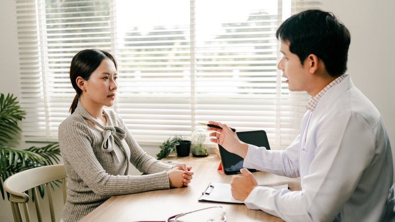 Nên trao đổi với nhân viên y tế để biết rõ các danh mục bảo hiểm y tế không chi trả