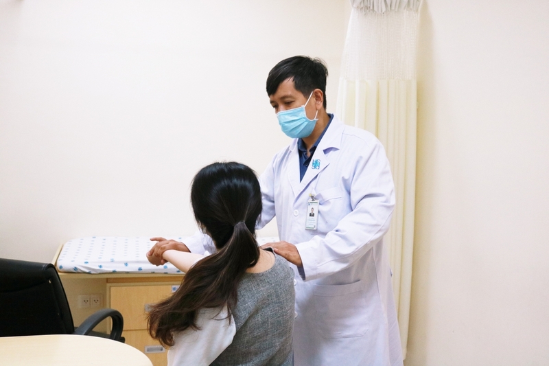 Đánh tennis bị đau vai và cách khắc phục để thoả sức luyện tập 3