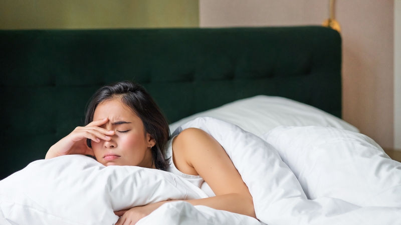 Nên cân nhắc sử dụng chăn nặng khi bạn muốn giảm stress hoặc bị mất ngủ kinh niên