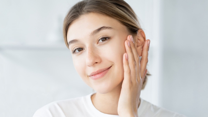 Đắp mặt nạ mắt có cần rửa lại không? Giải đáp chi tiết 4