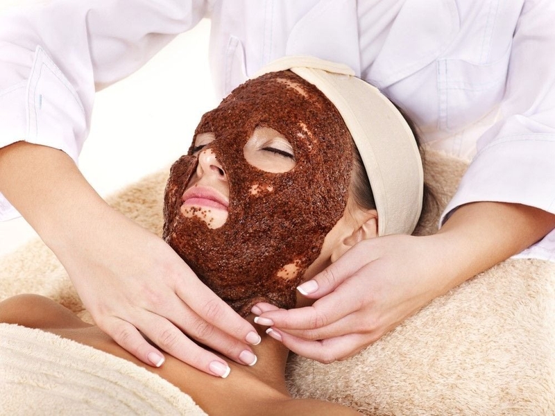 dap-mat-na-ngu-hoa-xong-co-can-rua-mat-khong 1.jpg