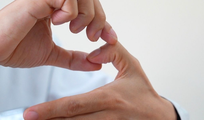 Đậu bắp chữa ngón tay cò súng có được không? 1