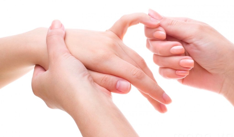 Đậu bắp chữa ngón tay cò súng có được không? 3