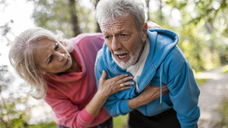 Đau bụng âm ỉ trên rốn cảnh báo bệnh gì 4