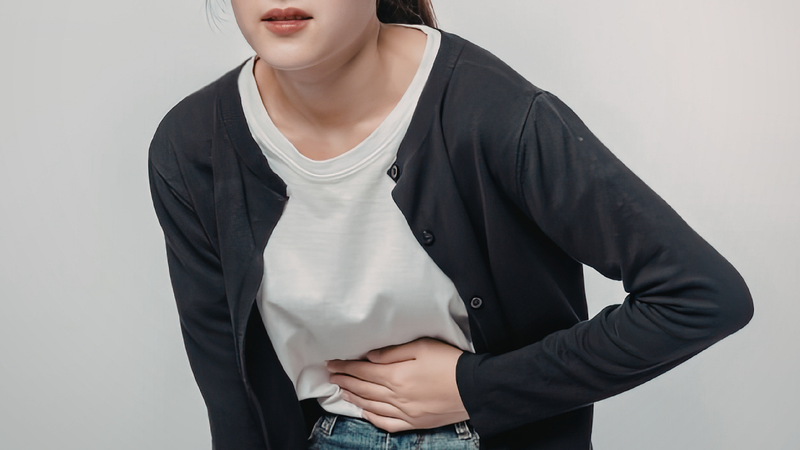 Các cơn đau quặn thắt ở vùng bụng kéo dài