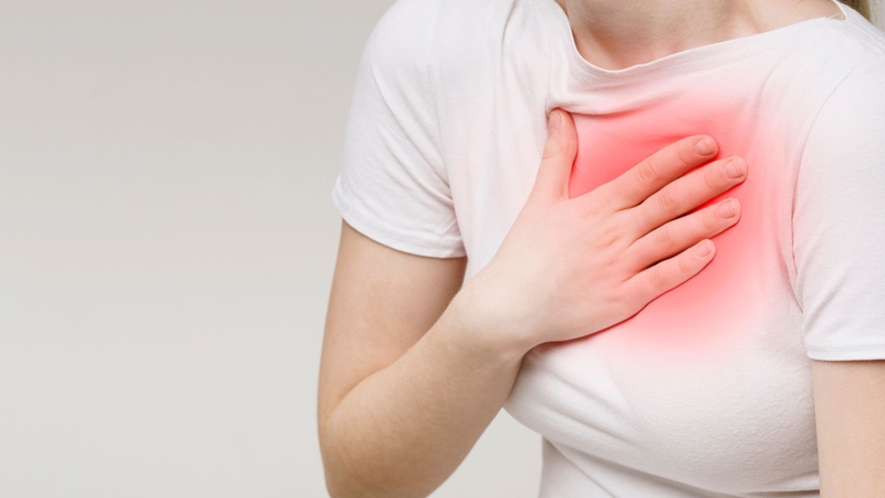 Cà phê có thể làm nặng các triệu chứng dạ dày như ợ nóng, nóng rát và trào ngược, thậm chí khiến bệnh kéo dài hoặc tái phát