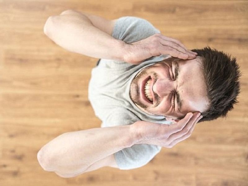 Đau đầu nhức mắt dữ dội là dấu hiệu cảnh bảo về sức khỏe