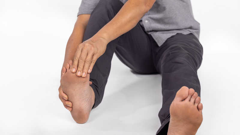 Viêm cân gan chân gây đau dưới lòng bàn chân