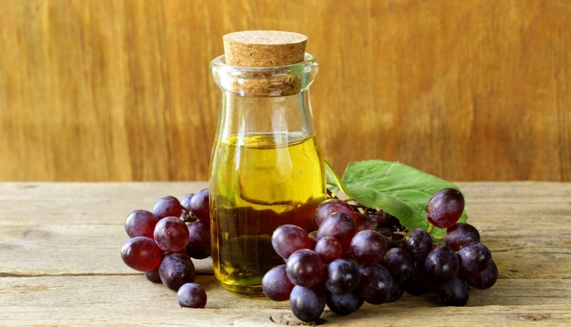 Dưỡng tóc bằng dầu hạt nho: Lợi ích và cách sử dụng 1