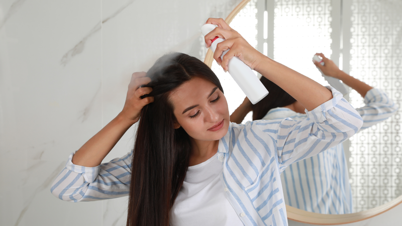 Sử dụng dầu gội khô đúng cách để phát huy tối đa hiệu quả
