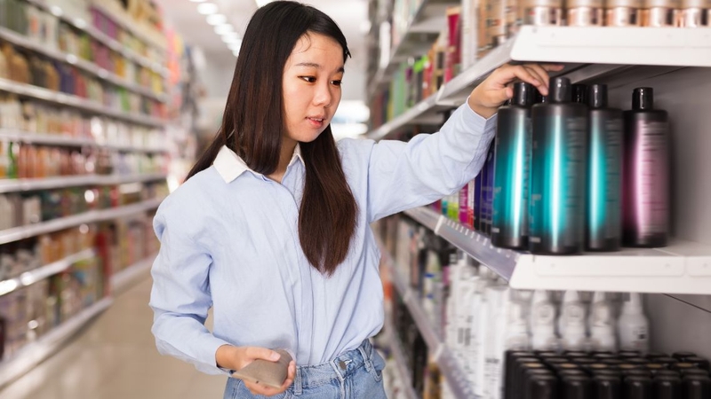 Hiểu rõ bảng thành phần giúp bạn lựa chọn dầu gội an toàn
