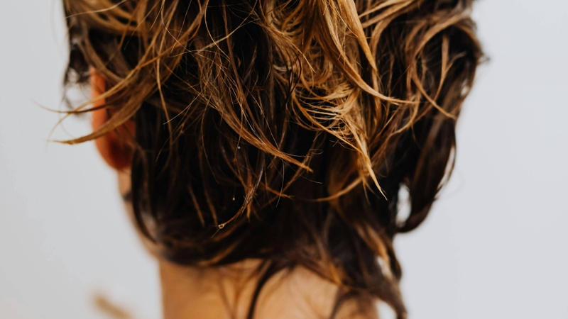 Không có lớp phủ silicone nên da đầu dễ được làm sạch dầu thừa và bụi bẩn