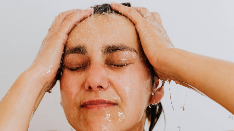 Người có tóc dầu có thể gội thường xuyên hơn để duy trì độ sạch thoáng
