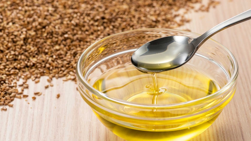 Dầu hạt lanh có tác dụng gì​? Lưu ý cần biết khi sử dụng 1